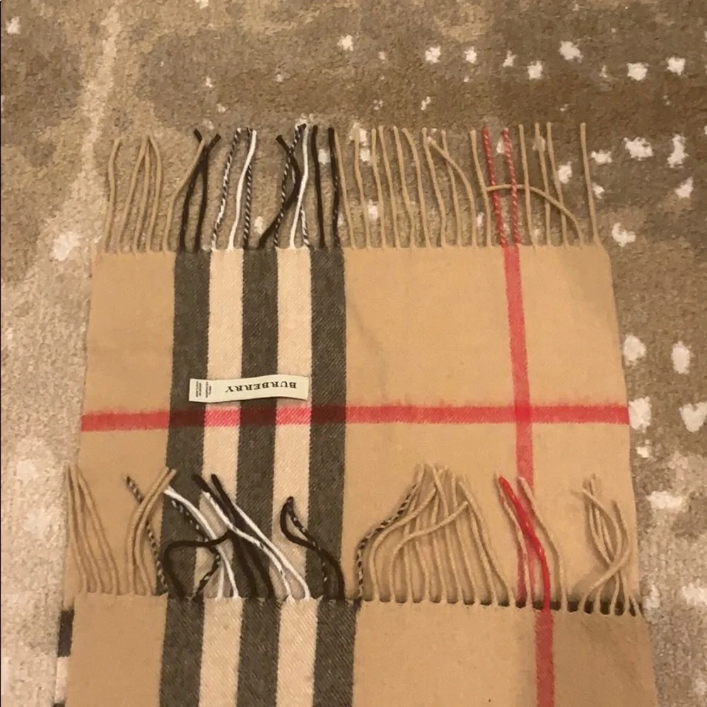 Burberry Scarf - Picture 5 of 5